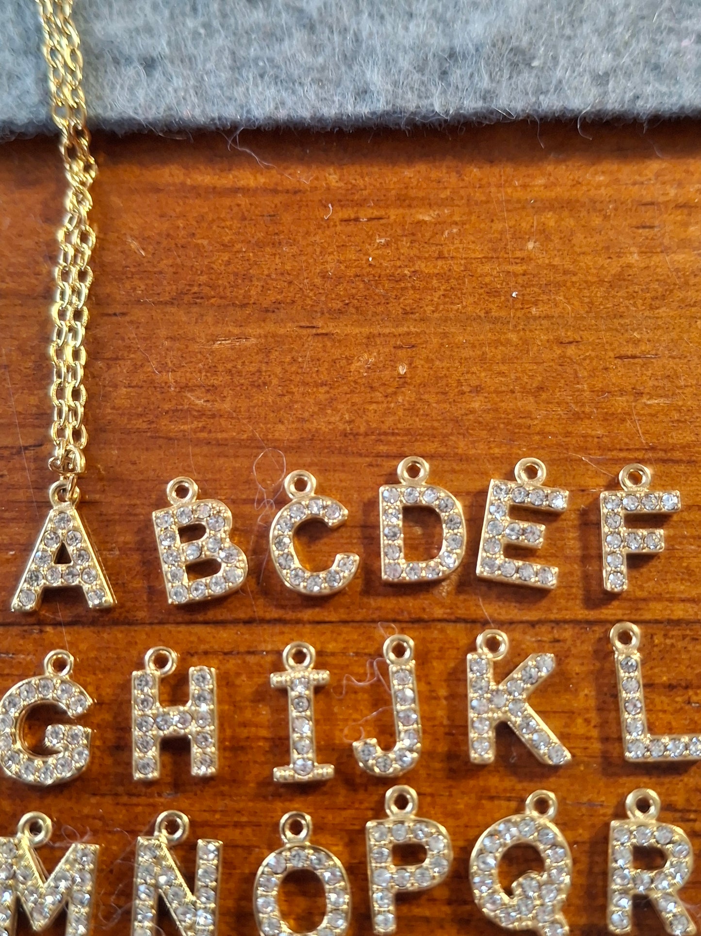 Halskette vergoldet Edelstahl oder Perlenkette Edelstahl Buchstabe Edelstahl 316 mit Zirkonia-Stein