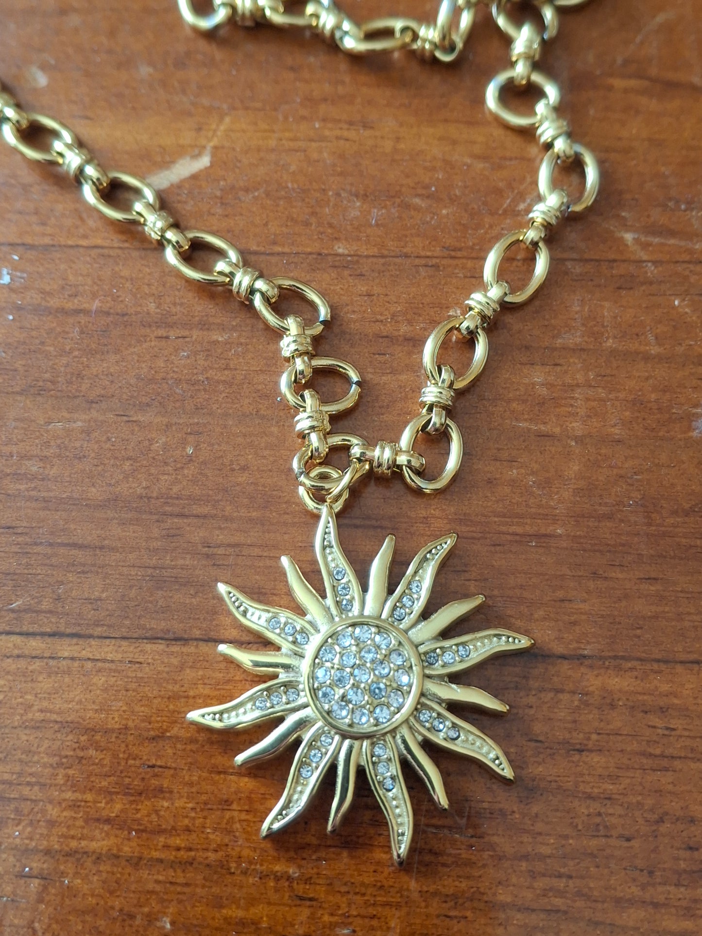 Halskette vergoldet Gliederkette aus hochwertigem Edelstahl 316, großer polierter Sonnenanhänger aus Edelstahl 316, mit Zirkonia besetzt