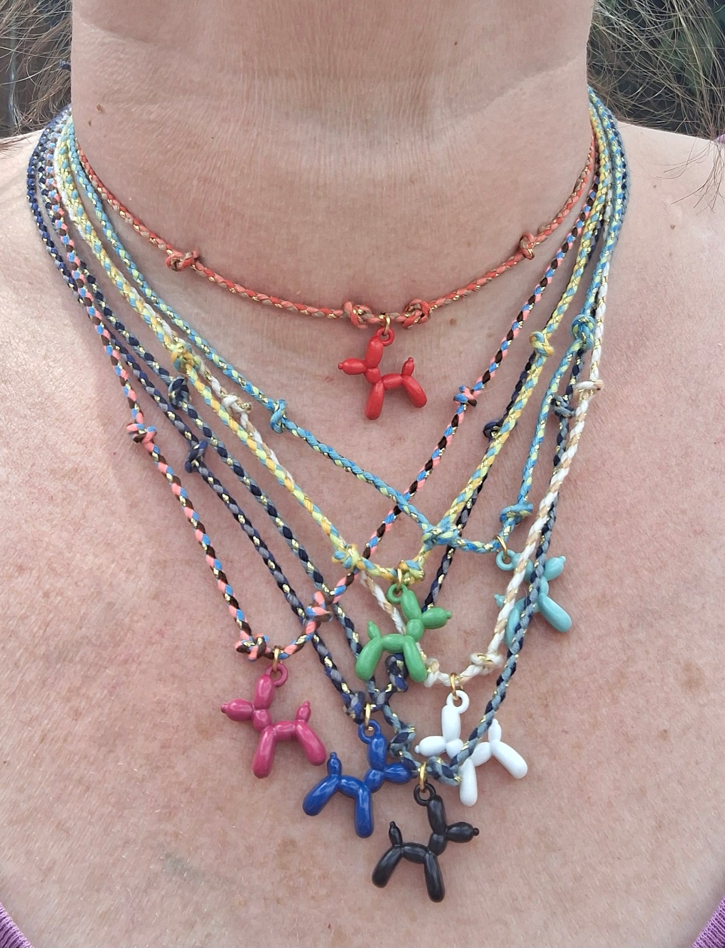 Handgemachte geflochtene Halskette mit Ballonhund