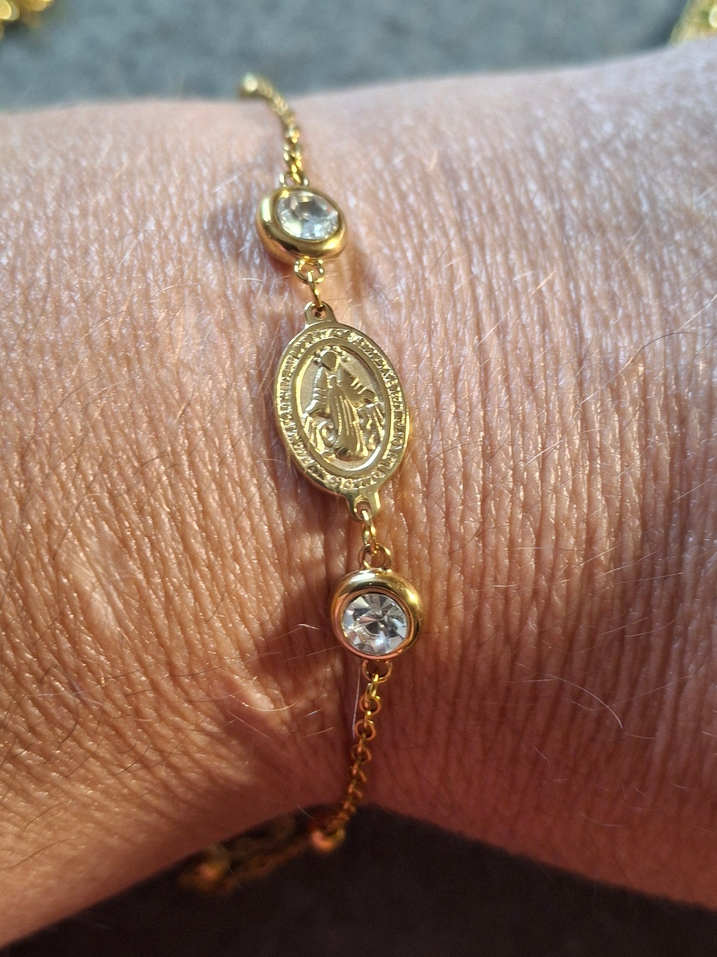 Bracelet chaîne acier inoxydable stainless steel 316 connecteur cristal blanc et madone stainless steel 316 handmade sur mesure
