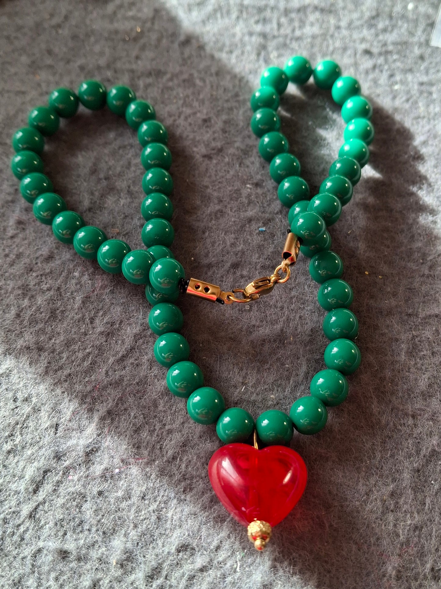 Collier perles acrylique et coeur handmade