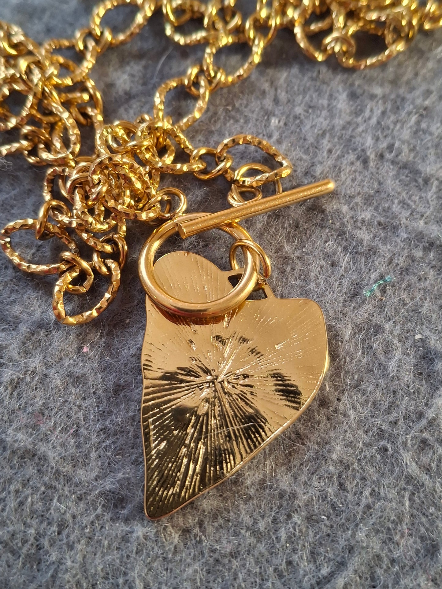 Collier chaîne acier inoxydable stainless steel grand pendentif coeur stainless steel et grand fermoir toggle