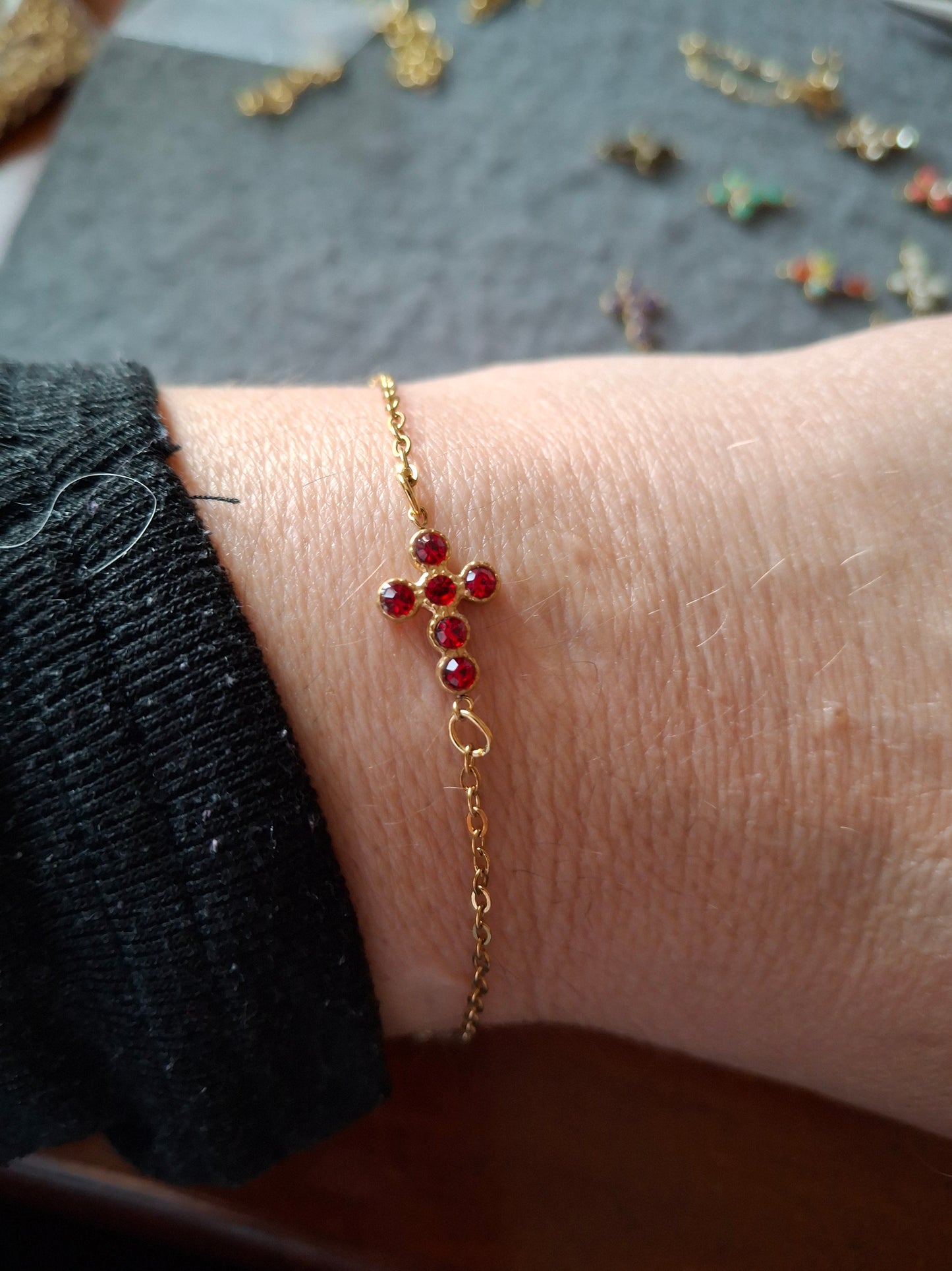 Bracelet chaîne acier inoxydable stainless steel 316 et croix stainless steel 316 plaqué or sur mesure