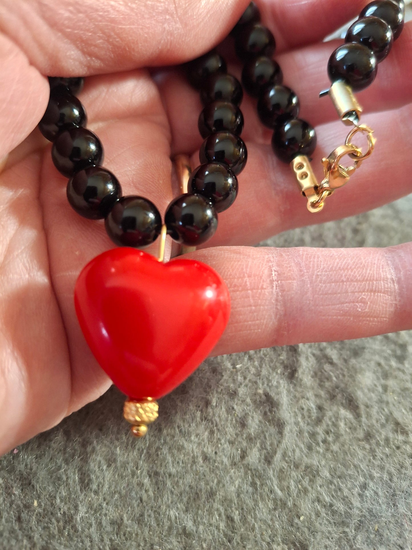 Collier perles acrylique et coeur handmade