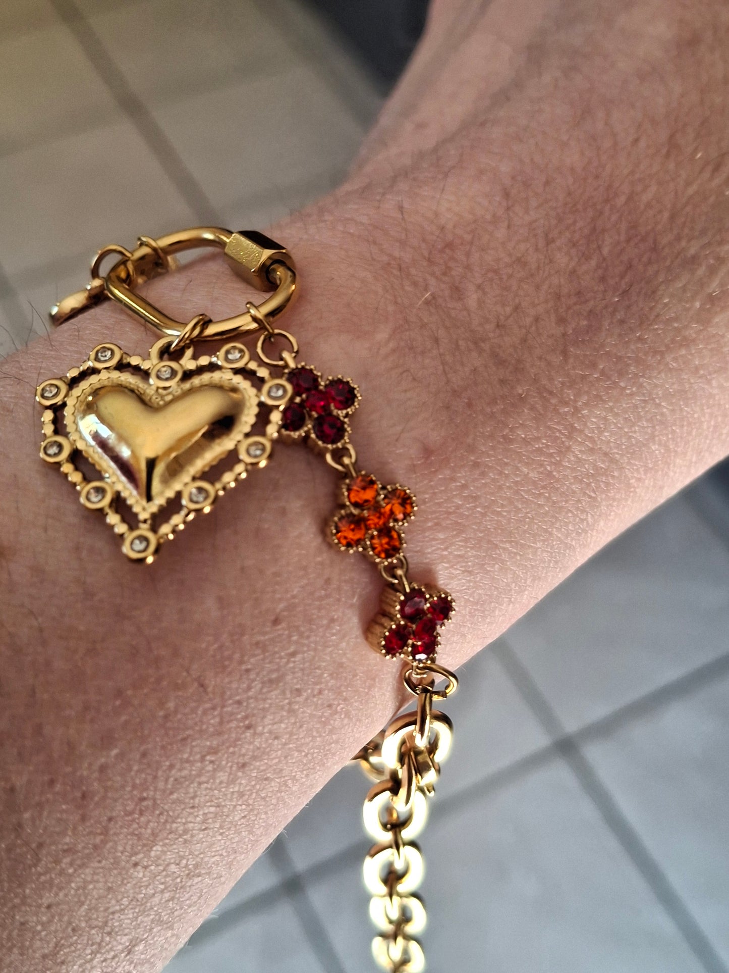 Armband mit sehr schönen hochwertigen Ketten aus Edelstahl 316 und handgefertigten Anhängern aus Edelstahl 316 nach Maß