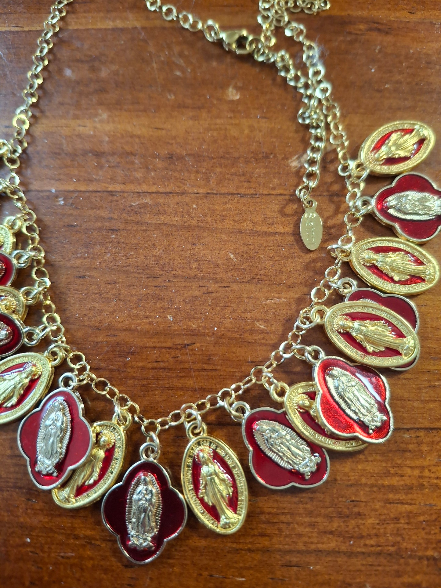 Collier chaîne dorée acier inoxydable rolo plaqué or et breloques madone handmade