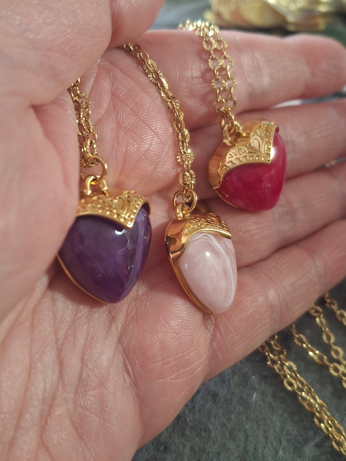 Collier chaîne striée stainless steel 316 coeur stainless steel 316 et résine