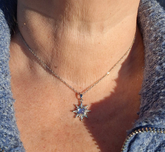 Stainless steel 316 chain necklace and 316 stainless steel sun pendant set with zirconium, adjustable.