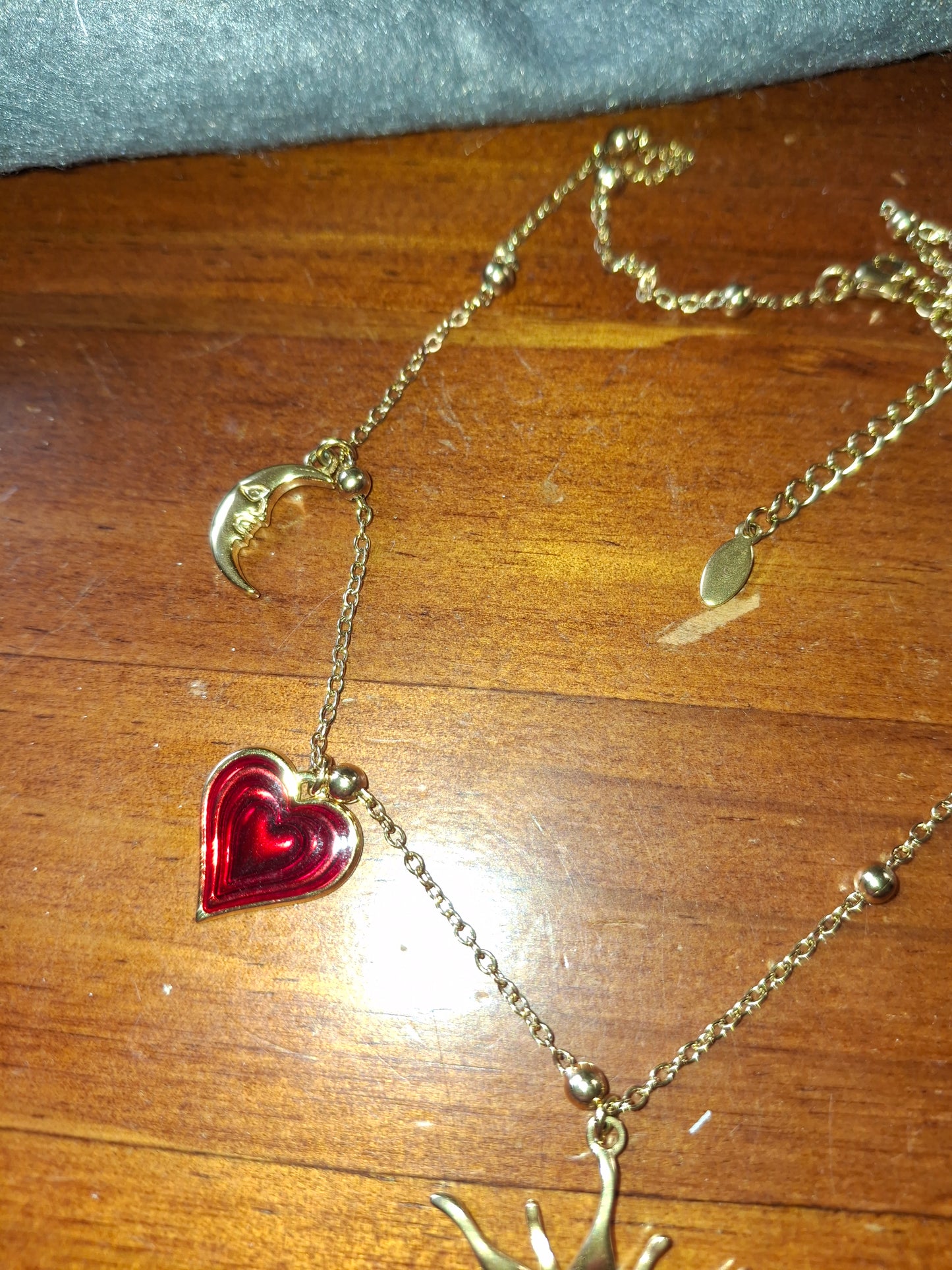 Collier chaîne dorée acier inoxydable stainless steel 316 et breloques stainless steel 316 handmade réglable ajustable