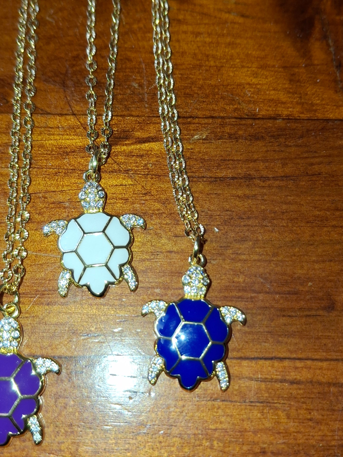 Collier chaîne dorée acier inoxydable Pendentif tortue cuivre plaqué or 18K serti zirconium