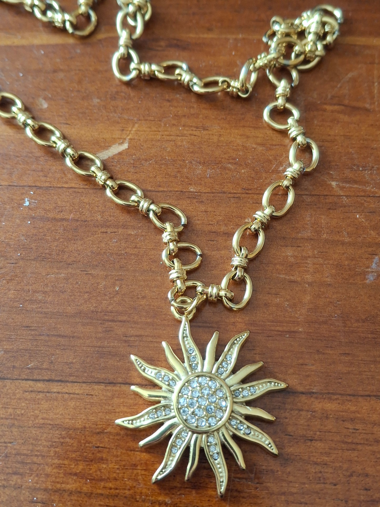 Halskette vergoldet Gliederkette aus hochwertigem Edelstahl 316, großer polierter Sonnenanhänger aus Edelstahl 316, mit Zirkonia besetzt
