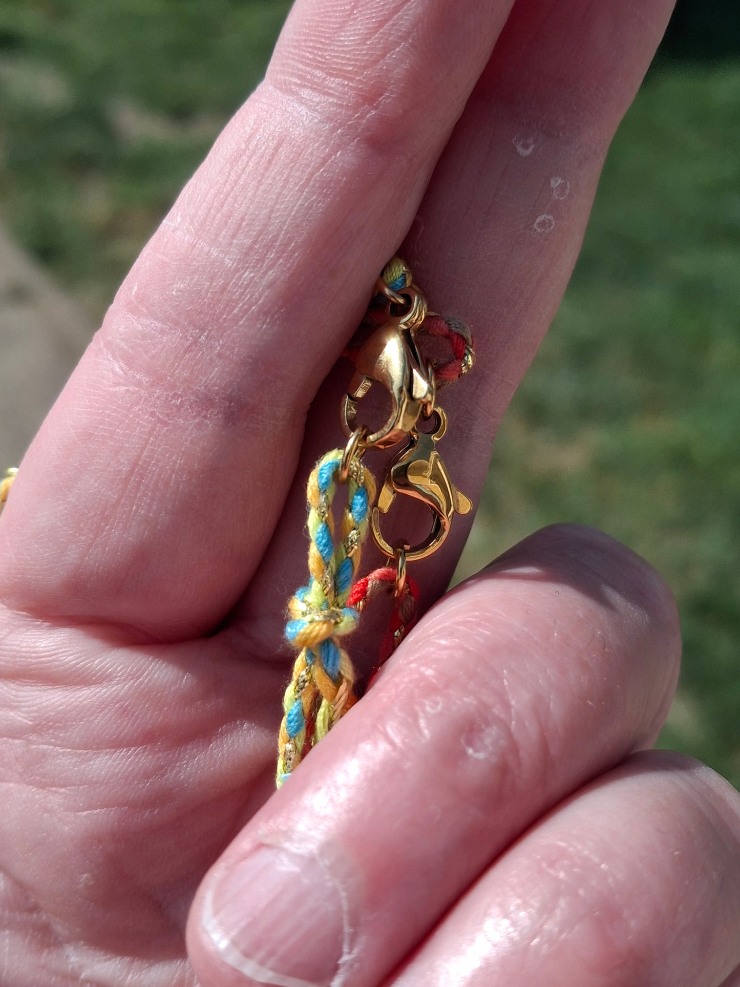 Handgefertigte verstellbare Halskette aus geflochtener Kordel mit Anhängern aus 316er Edelstahl